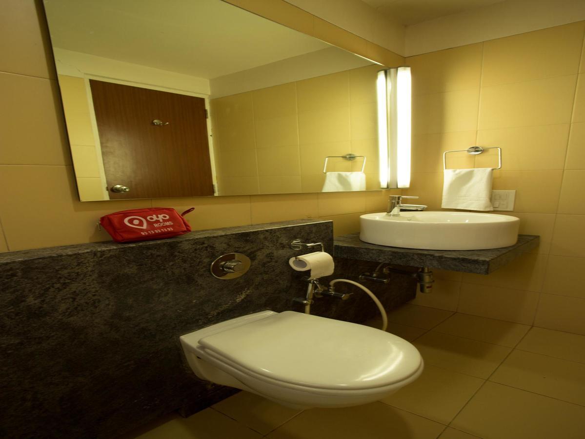 Oyo 13771 Executive Residency Hotel Pune Exterior foto