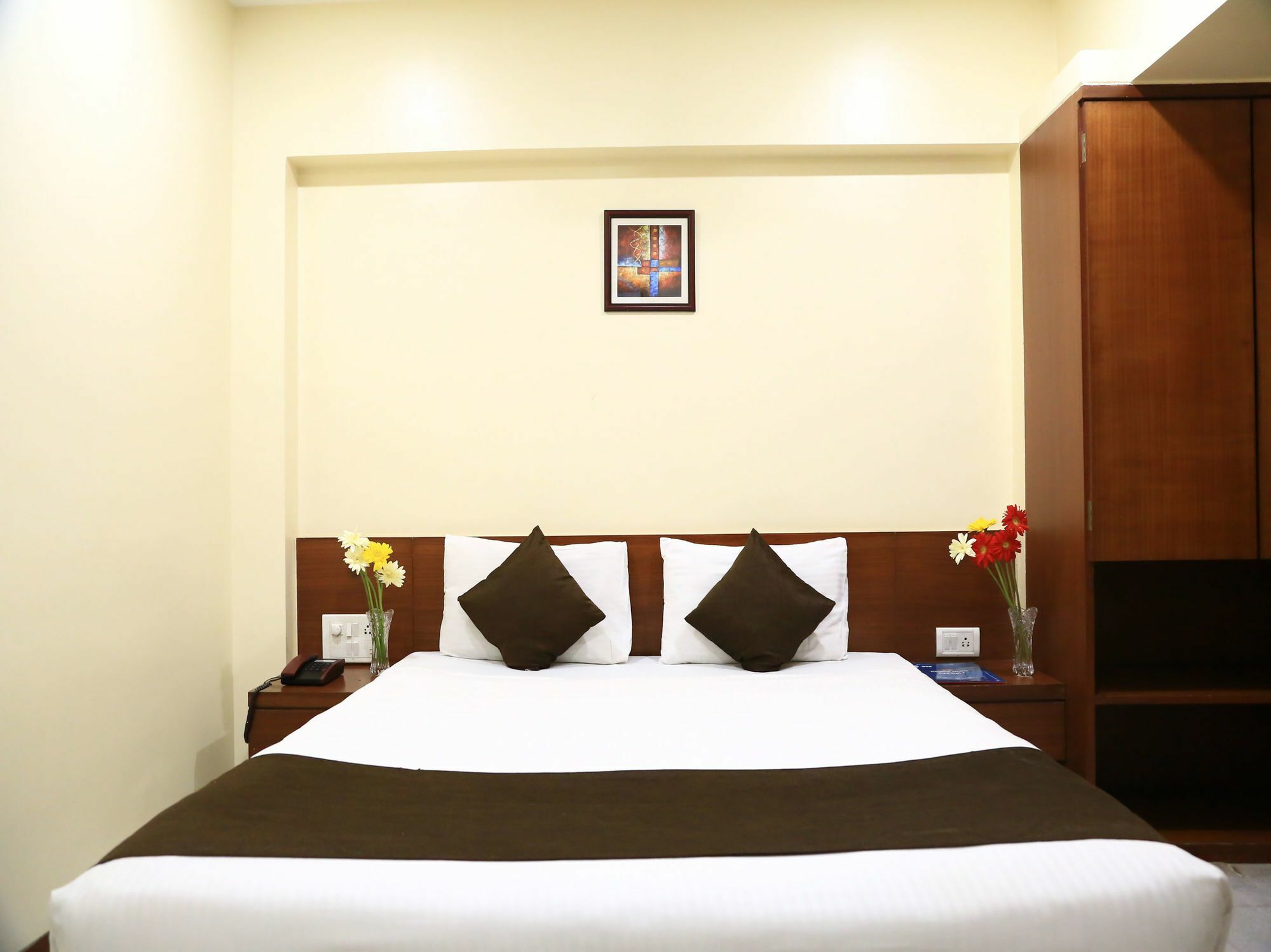 Oyo 13771 Executive Residency Hotel Pune Exterior foto