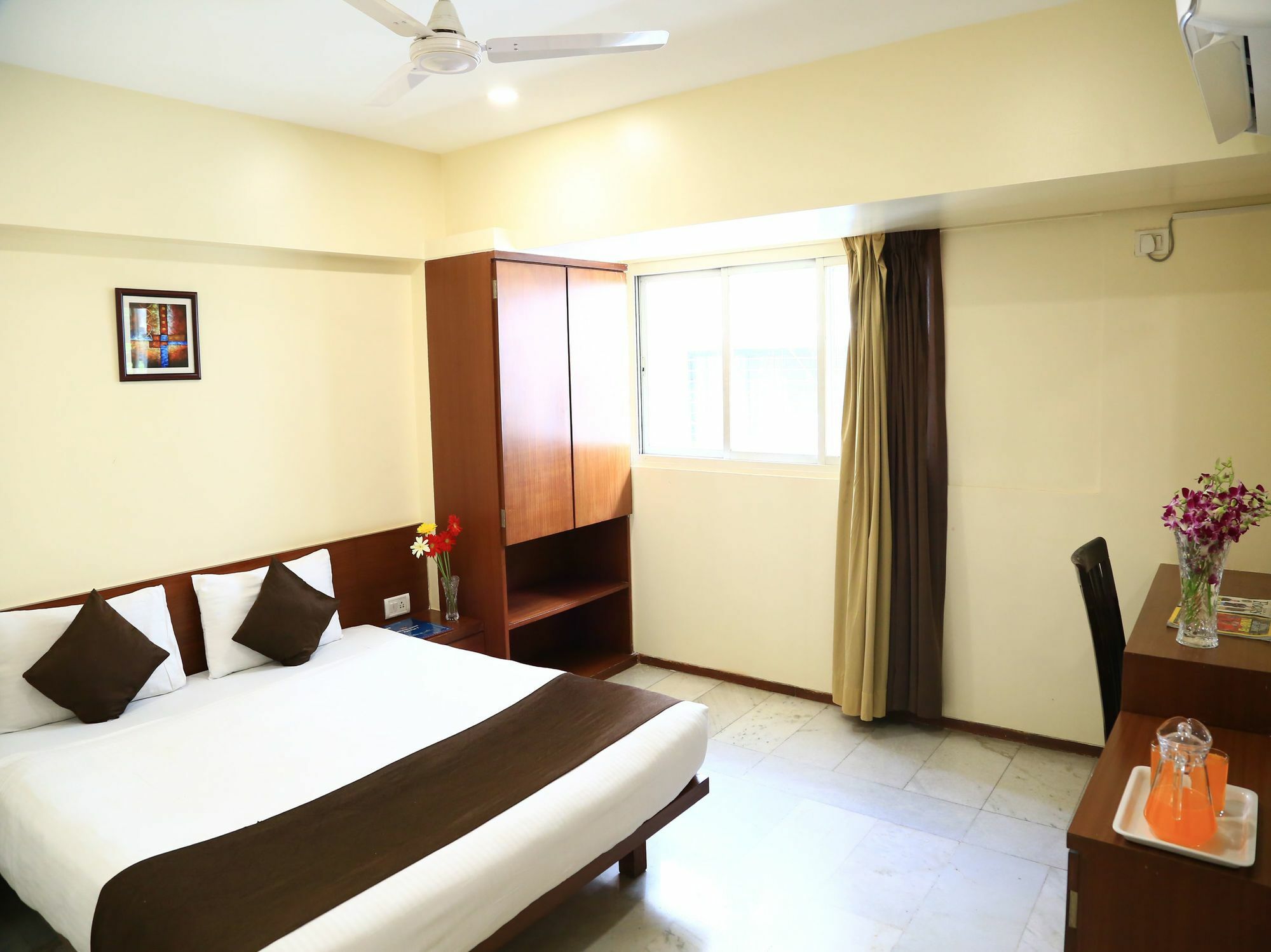 Oyo 13771 Executive Residency Hotel Pune Exterior foto