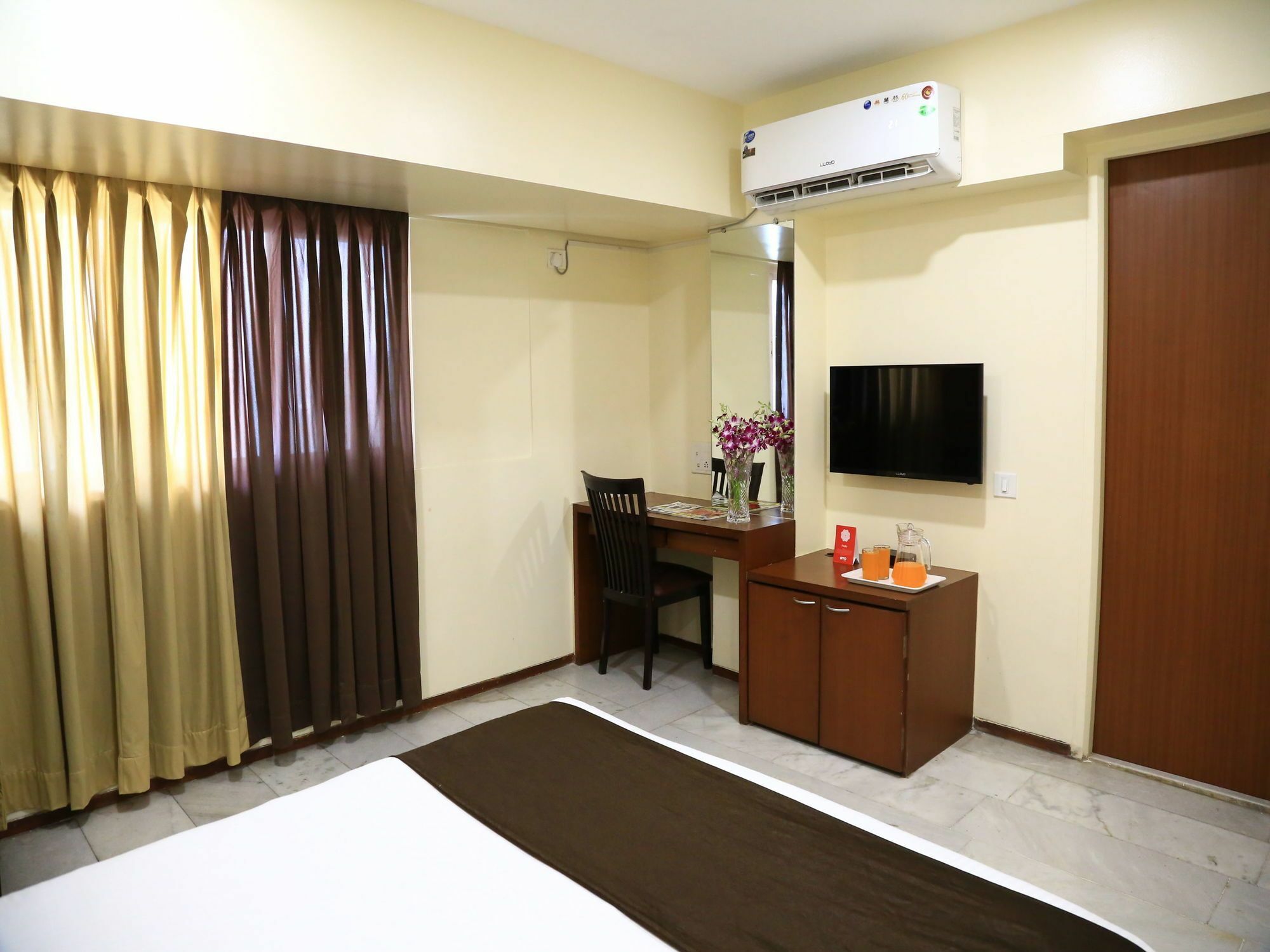 Oyo 13771 Executive Residency Hotel Pune Exterior foto